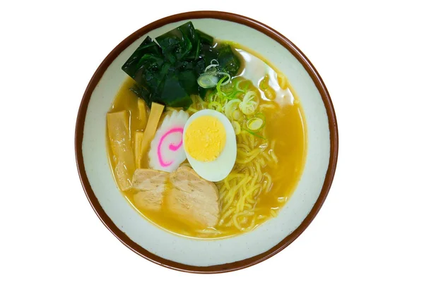 Η ramen noodles χοιρινό Ιαπωνικά τροφίμων σε μπολ σε λευκό φόντο — Φωτογραφία Αρχείου