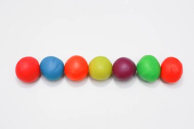 renkli playdough görüntü beyaz arka plan üzerinde kapat.