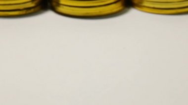 Altın Bitcoinor Btc görüntü makro çekim Kripto Döviz Alım Bitcoin paralar elektronik para görüntüleri kamera slaytta beyaz arka plan.