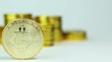 Yeni Kripto para birimi kavramı. Bitcoins, altın, Cryptocurrency ile yer senin konsepti için 
