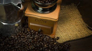 kavrulmuş kahve çekirdekleri vintage ruh arka plan olarak kullanılan.