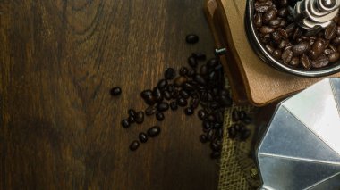 kavrulmuş kahve çekirdekleri vintage ruh arka plan olarak kullanılan.