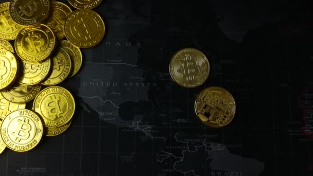 Золота Монета Bitcoin Темні Карті Концепція Кадри — стокове відео