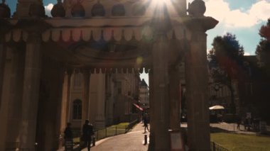 Brighton, İngiltere, İngiltere'de ünlü Royal Pavilion güneşli bir günde featuring vurdu düşük anahtar gimbal