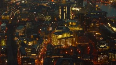 Batı ve merkezi Londra Avrupa'da geç akşam sırasında yüksek binası üzerinden alınan hava atış
