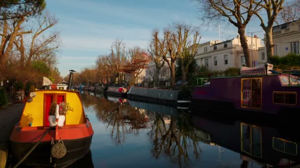 Estabelecendo foto da área do canal Little Venice em Londres, Inglaterra, Reino Unido — Vídeo de Stock