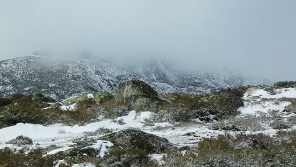 Fotografia panorâmica telefotográfica de uma paisagem invernal na Serra da Estrela, Covilha, Portugal — Vídeo de Stock
