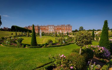 Hampton Court bahçeleri