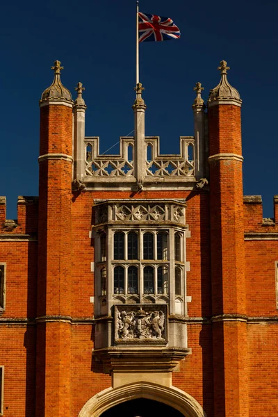 Fasada pałacu Hampton Court — Zdjęcie stockowe