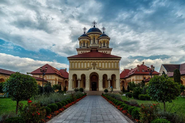 Geniş açı çekim bir Ortodoks katedrali, eski köy Alba Iulia, Romanya
