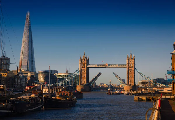 Tower Bridge, London, England, Großbritannien — Stockfoto