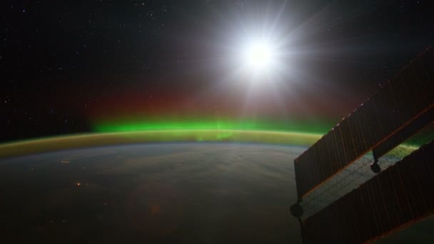 Estación Espacial Internacional ISS tiro que muestra la Aurora Boreal — Vídeos de Stock