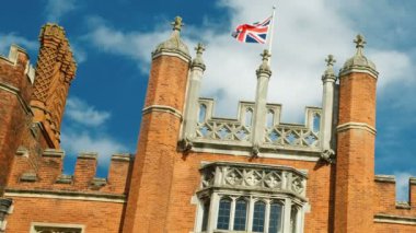 Hampton court Sarayı