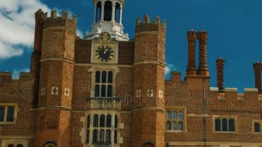 Hampton court Sarayı