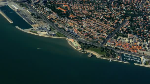 लिस्बन, पोर्तुगालच्या उपनगरातील हवाई दृश्य — स्टॉक व्हिडिओ