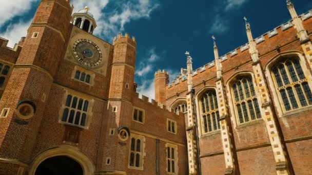 Hampton Court Palace, London, England, Storbritannien — Stockvideo