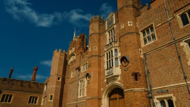 Hampton Court Palace em Londres, Inglaterra, Reino Unido — Vídeo de Stock