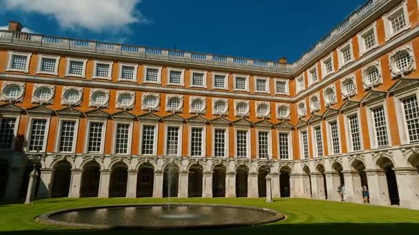 Hampton Court Palace in Londen, Engeland, Uk — Stockvideo
