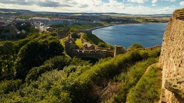 Scarborough Castle, Yorkshire del Norte, Inglaterra, Reino Unido — Vídeo de stock