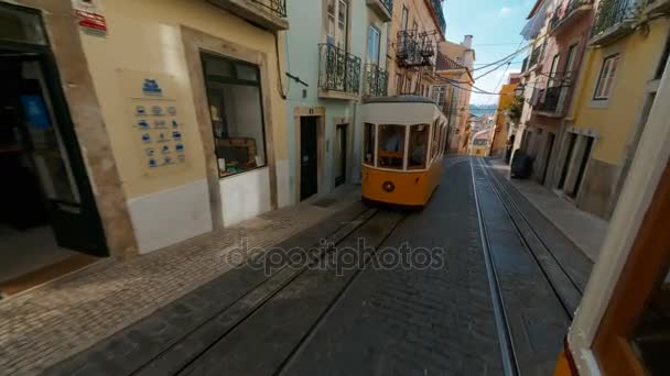 Elevador da Bica, Лиссабон, Португалия — стоковое видео