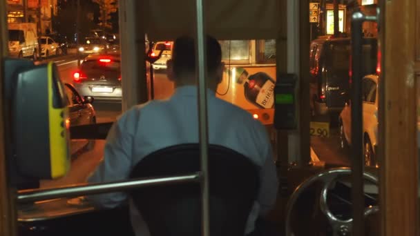 Tram 28, Lissabon, portugal — Stockvideo