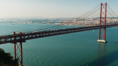 Ponte 25 de Abril bridge, Lisbon, Portugal
