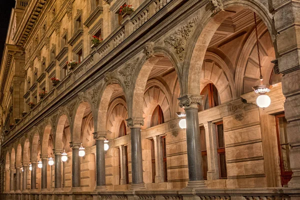 Prague State Opera Binası, Çek Cumhuriyeti, Çek Cumhuriyeti