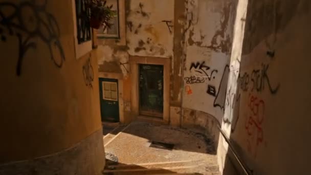 Alfama hareket, Lisbon, Portekiz — Stok video