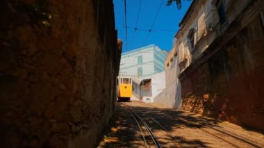 Calcada do Lavra ünlü Elevador do Lavra füniküler tramvay tramvay karşılamak için tırmanmak, olarak da bilinen Ascensor yapmak Lavra, Lizbon, Portekiz, 1884'te açılışı