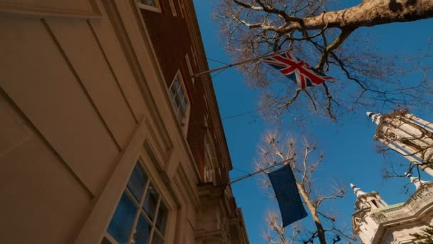 Drapeaux britanniques et européens — Video