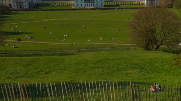 Canary Wharf and Royal Naval College, Greenwich, Londres, Reino Unido — Vídeos de Stock