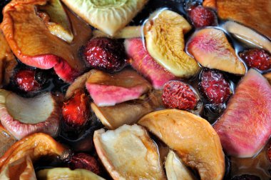 kurutulmuş elma, armut, gül, kayısı