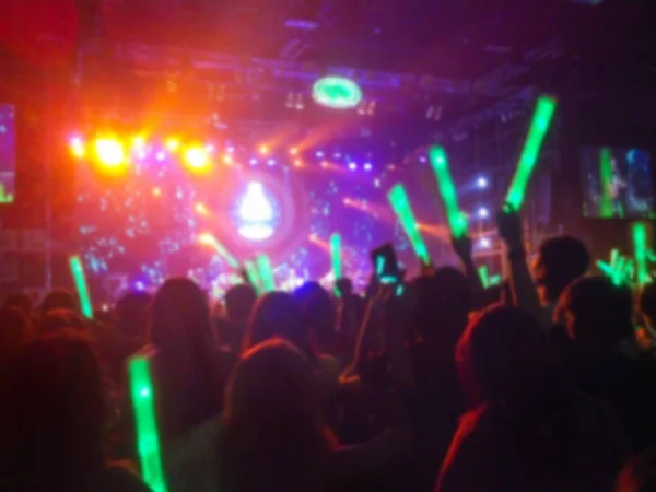 Desenfocado de concierto de rock iluminación escenario efecto y iluminación Sti — Foto de Stock