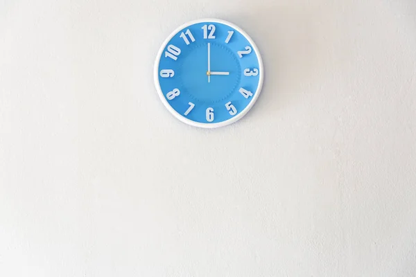 Good afternoon or after midnight with 3:00 clock on white concre — Stock Photo, Image