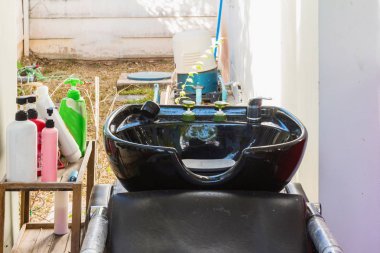 ev dışında saç yıkama havza