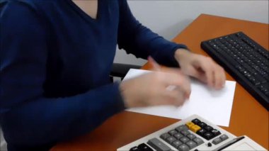 bilgisayara yazmak ve hesap makinesi kullanma içinde yazıhane