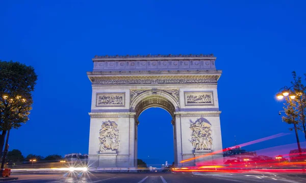 O Arco do Triunfo no início da manhã, Paris . — Fotografia de Stock