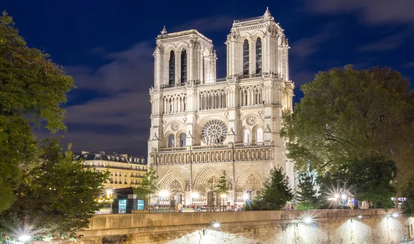 Gece, Paris Notre Dame Katedrali'nde. — Stok fotoğraf