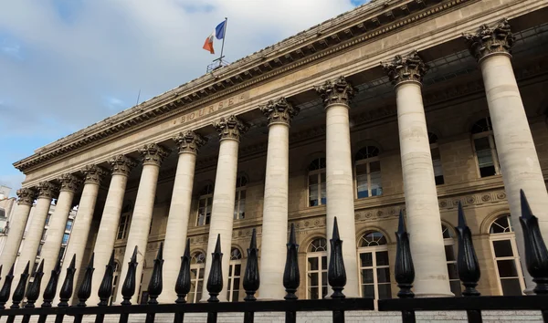Бронзовый дворец искусств - Биржа Парижа, Франция . — стоковое фото
