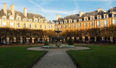 Place des Vosges, Paris.