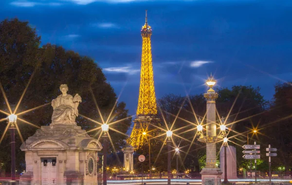 The Eiffel tower at night , Paris, France. — Stock Photo, Image