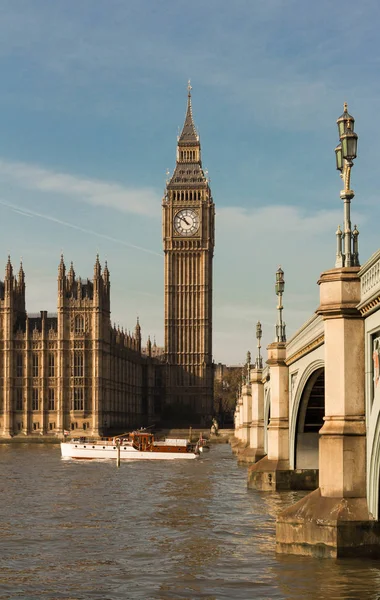 El puente Big Ben y Westminster, Inglaterra, Reino Unido . — Foto de Stock
