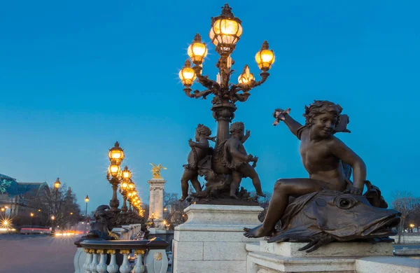 Il ponte Alexandre III la sera, Parigi, Francia . — Foto Stock