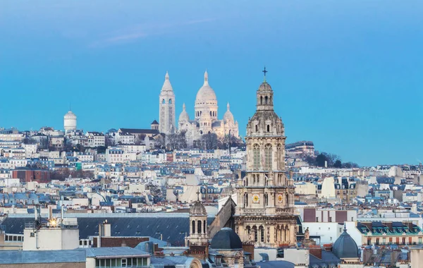 Basilica Sacré Coeur ve Saint Trinity Kilisesi, Paris, Fransa.