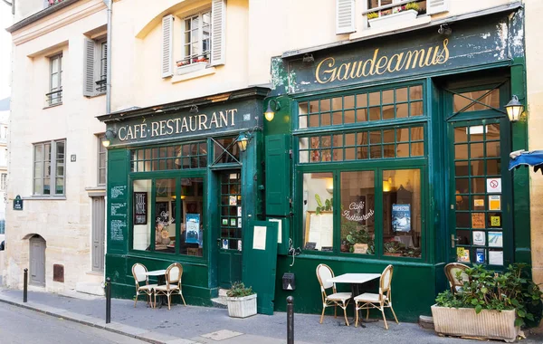 O famoso café francês Gaudeamus, Paris, França . — Fotografia de Stock