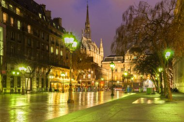 Gece, Paris yerde adalet önünde kare Fransa.