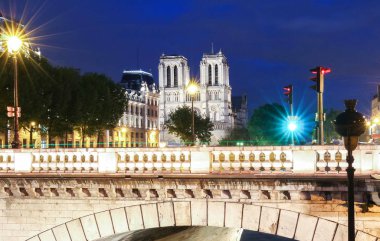 Notre Dame Katedrali, gece, Paris, Fransa