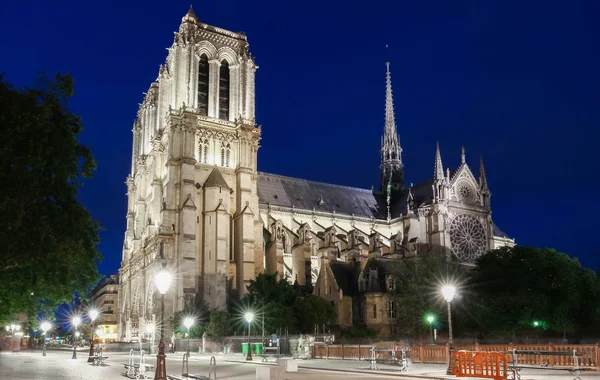 Katedra Notre Dame w nocy, Paryż, Francja — Zdjęcie stockowe