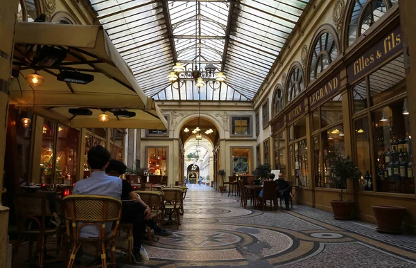 Galerie Vivienne je historickou pasáž v Paříži. — Stock fotografie