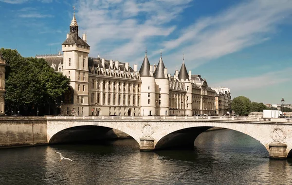 Schloss der Conciergerie, Paris, Frankreich. — Stockfoto